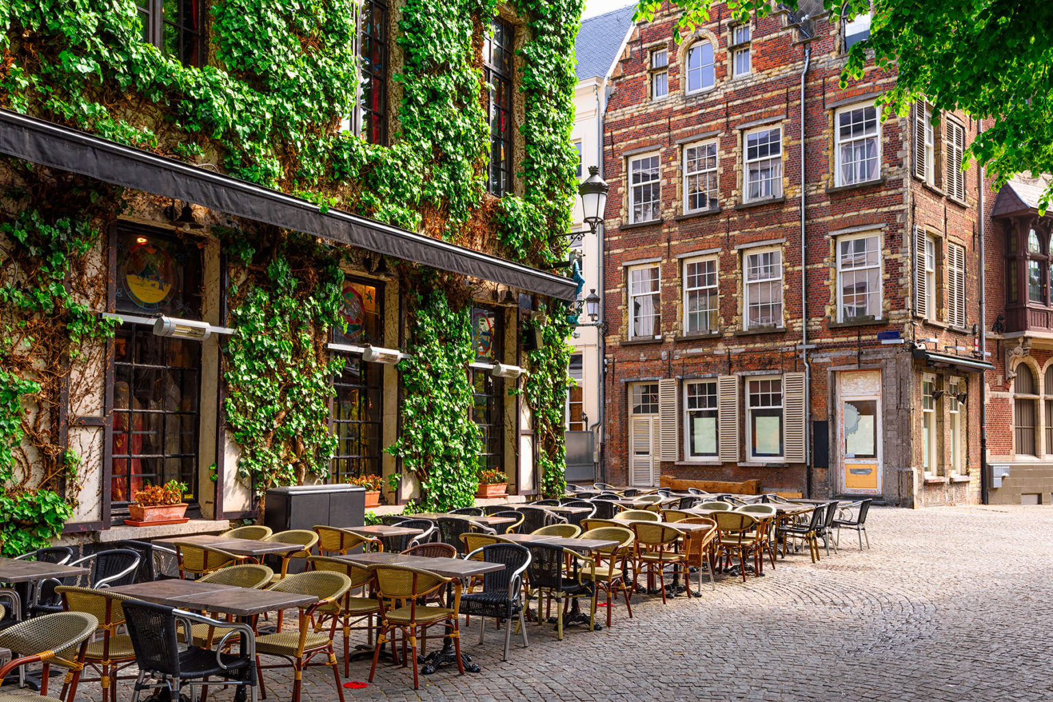 Old street of the historic city center of Antwerpen (Antwerp), B